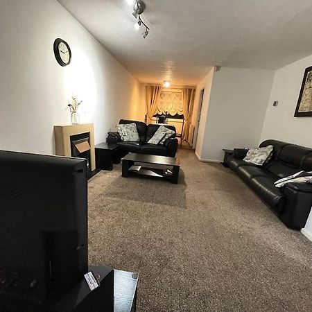 Princess 3 Bedroom House + Offstreet Parking +Wifi Leeds  Exterior foto